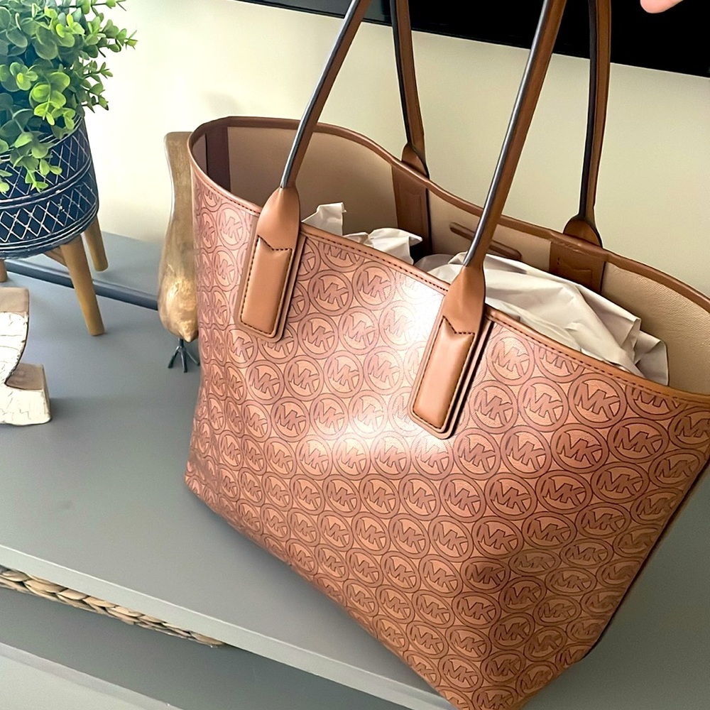 🎀MICHAEL KORS JODI LARGE LOGO JACQUARD TOTE NWOT🎀 - Picture 2 of 3